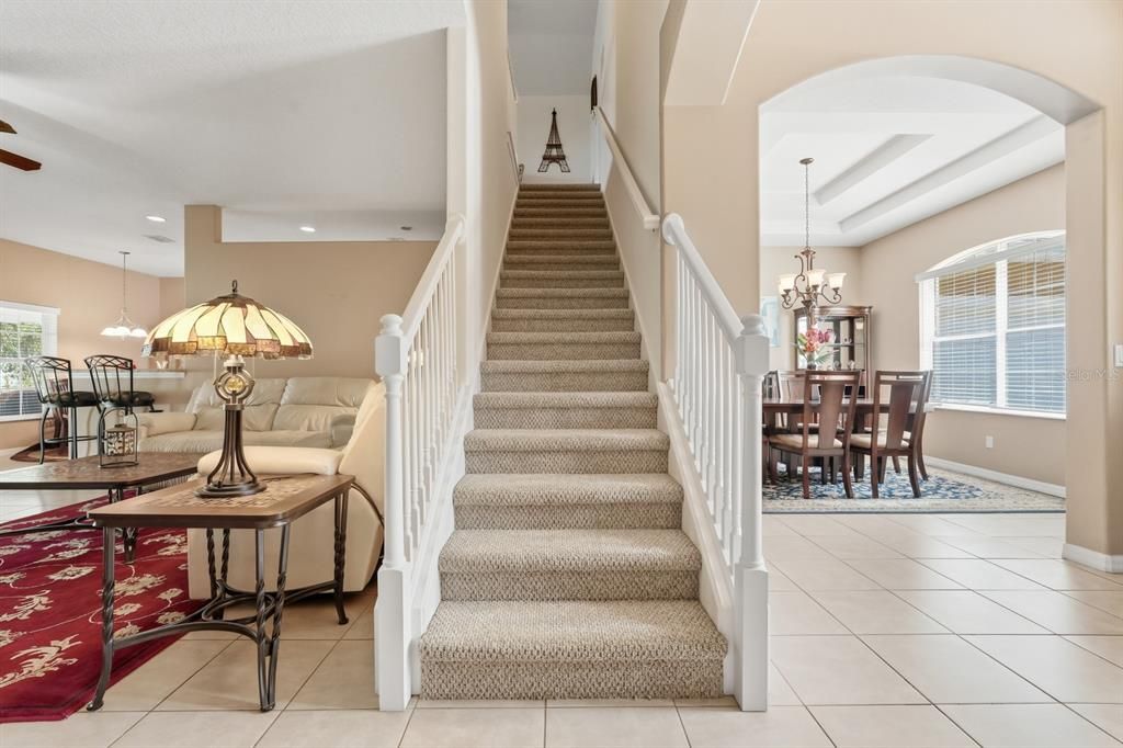 Activo con contrato: $409,000 (3 camas, 3 baños, 2669 Pies cuadrados)