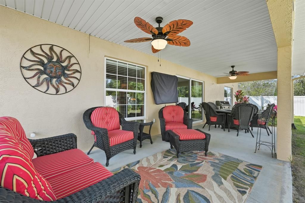 Activo con contrato: $409,000 (3 camas, 3 baños, 2669 Pies cuadrados)