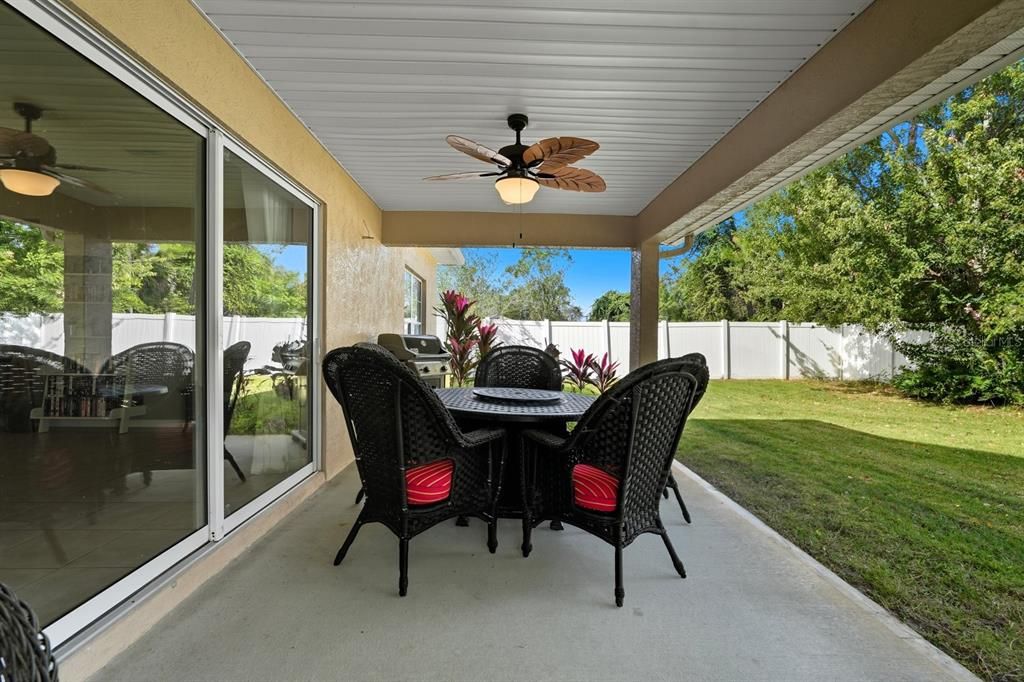 Activo con contrato: $409,000 (3 camas, 3 baños, 2669 Pies cuadrados)