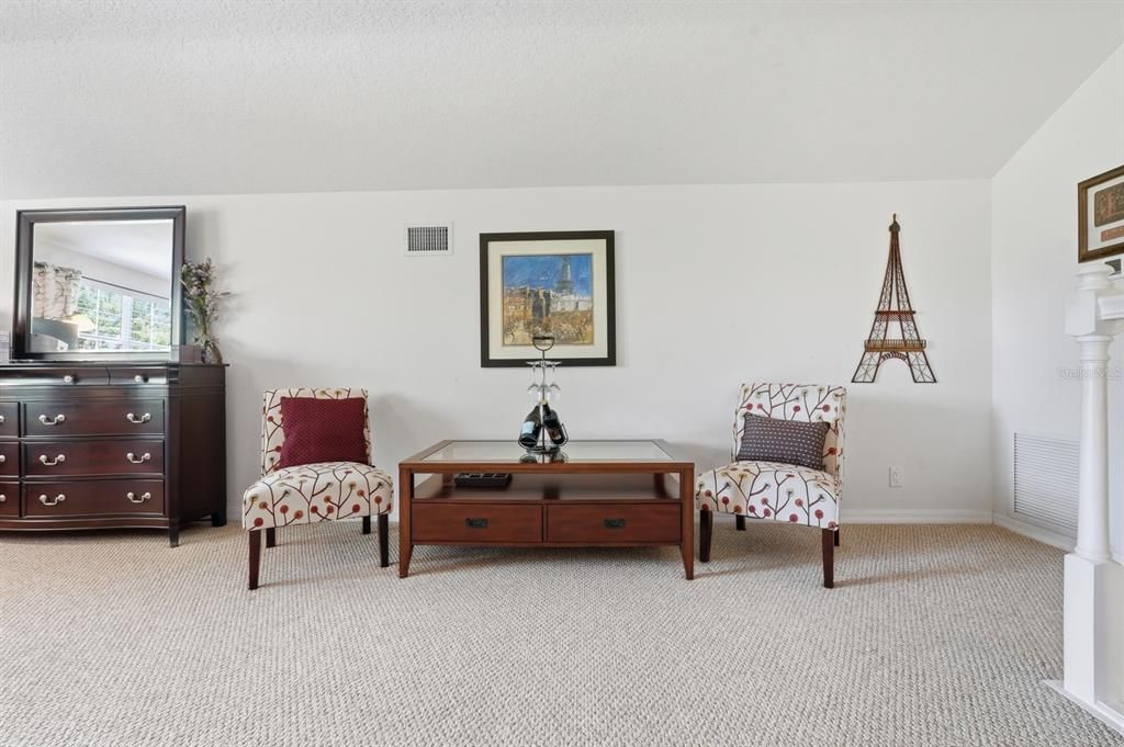 Activo con contrato: $409,000 (3 camas, 3 baños, 2669 Pies cuadrados)