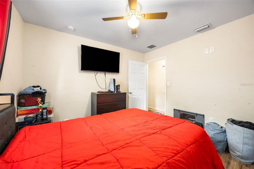 На продажу: $245,000 (3 спален, 2 ванн, 1350 Квадратных фут)