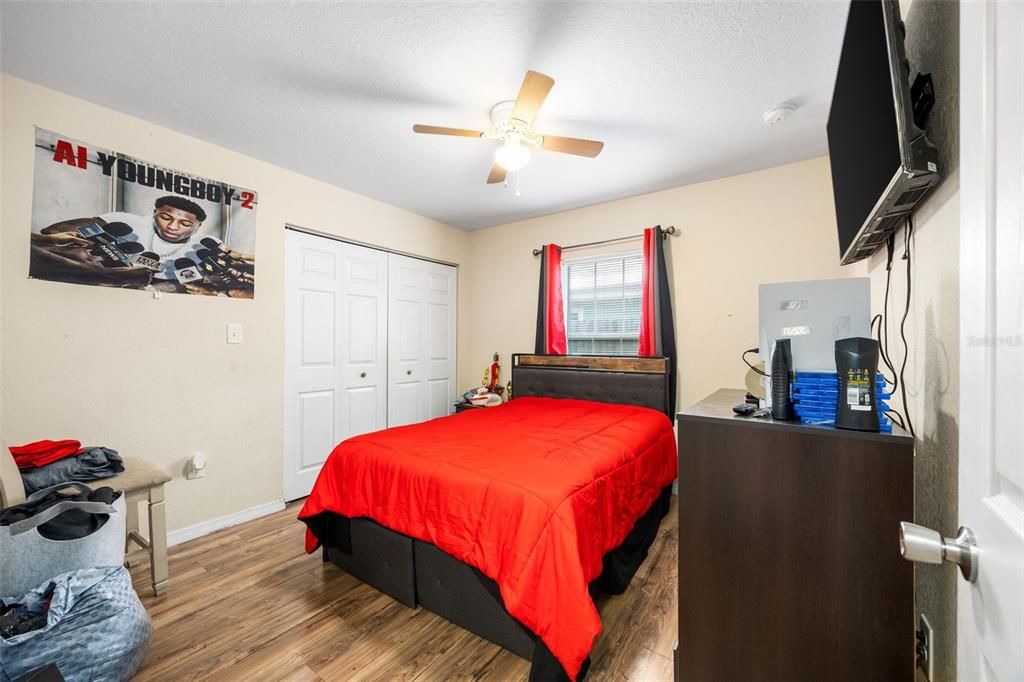 На продажу: $245,000 (3 спален, 2 ванн, 1350 Квадратных фут)