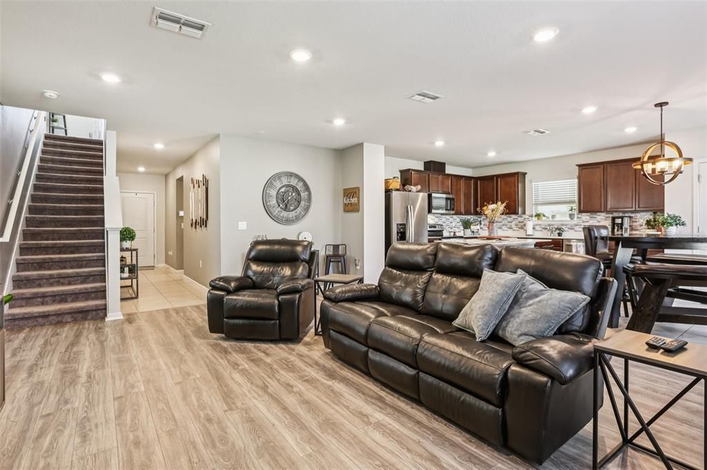 For Sale: $418,000 (4 beds, 3 baths, 2207 Square Feet)