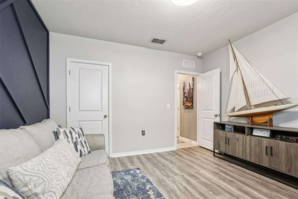 For Sale: $418,000 (4 beds, 3 baths, 2207 Square Feet)