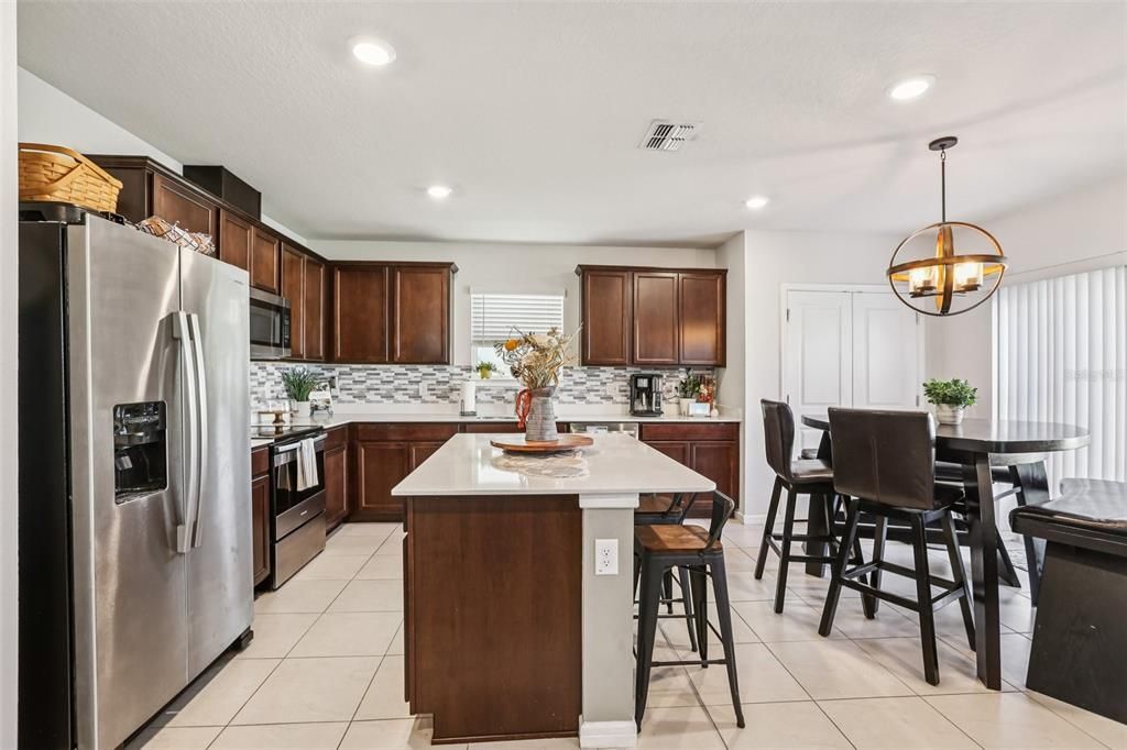 For Sale: $418,000 (4 beds, 3 baths, 2207 Square Feet)