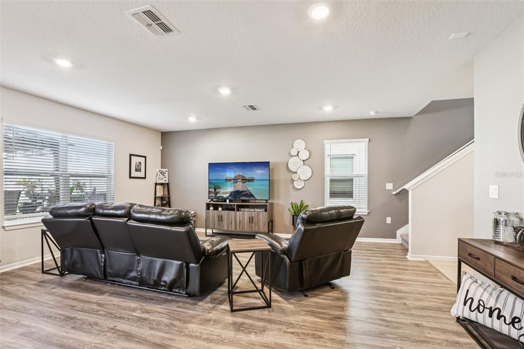 For Sale: $418,000 (4 beds, 3 baths, 2207 Square Feet)