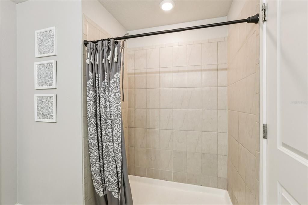 For Sale: $418,000 (4 beds, 3 baths, 2207 Square Feet)