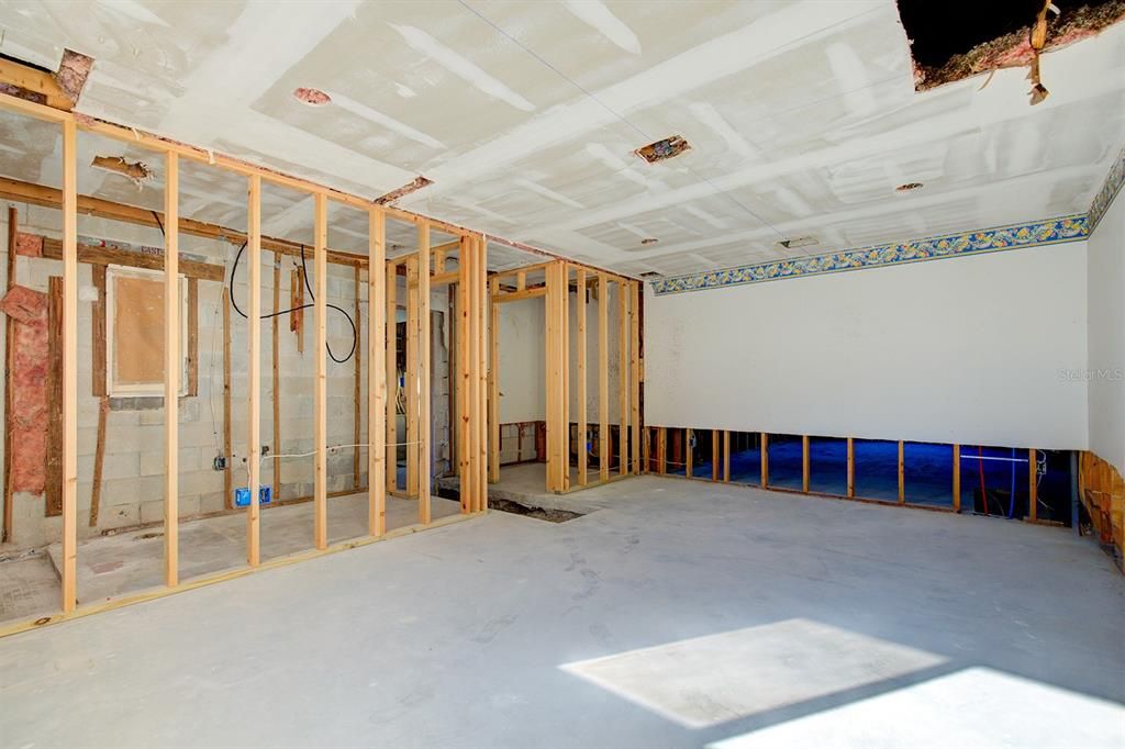 Activo con contrato: $359,900 (4 camas, 3 baños, 2265 Pies cuadrados)