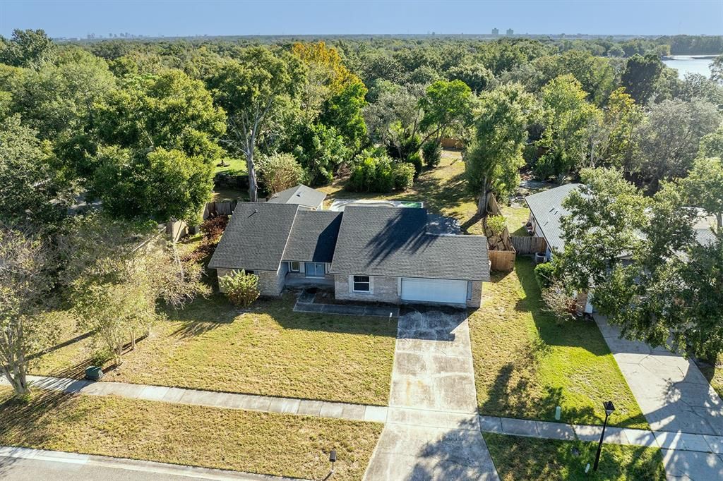 Activo con contrato: $359,900 (4 camas, 3 baños, 2265 Pies cuadrados)