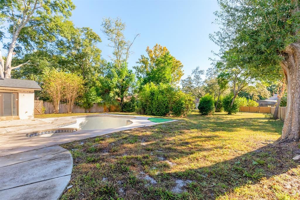 Activo con contrato: $359,900 (4 camas, 3 baños, 2265 Pies cuadrados)