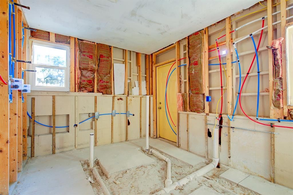 Activo con contrato: $359,900 (4 camas, 3 baños, 2265 Pies cuadrados)