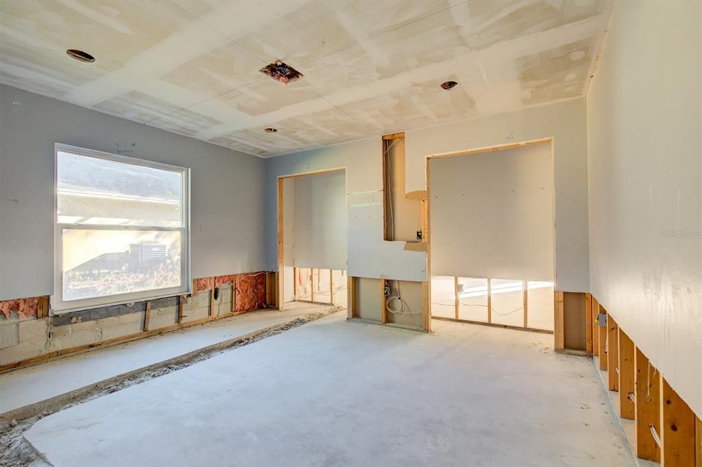 Activo con contrato: $359,900 (4 camas, 3 baños, 2265 Pies cuadrados)