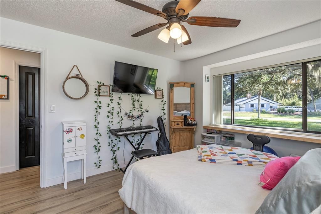 待售: $399,000 (3 贝兹, 2 浴室, 1610 平方英尺)