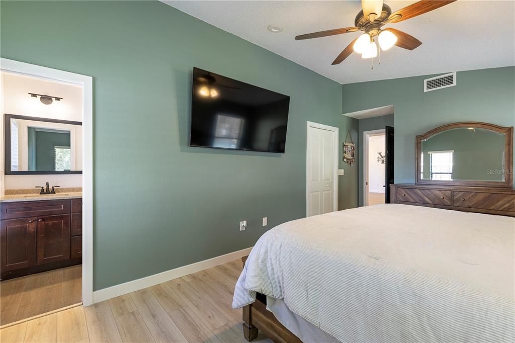 待售: $399,000 (3 贝兹, 2 浴室, 1610 平方英尺)