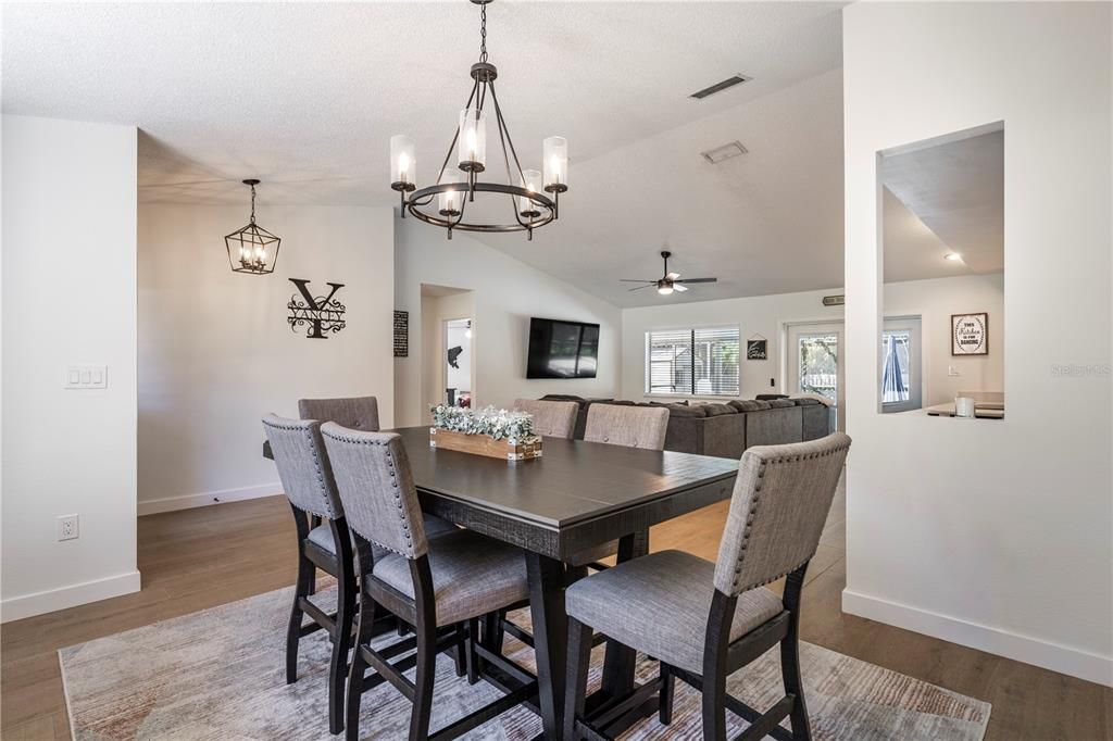 待售: $399,000 (3 贝兹, 2 浴室, 1610 平方英尺)