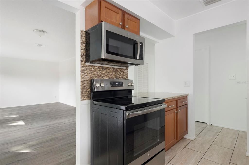 For Rent: $2,350 (3 beds, 2 baths, 1478 Square Feet)