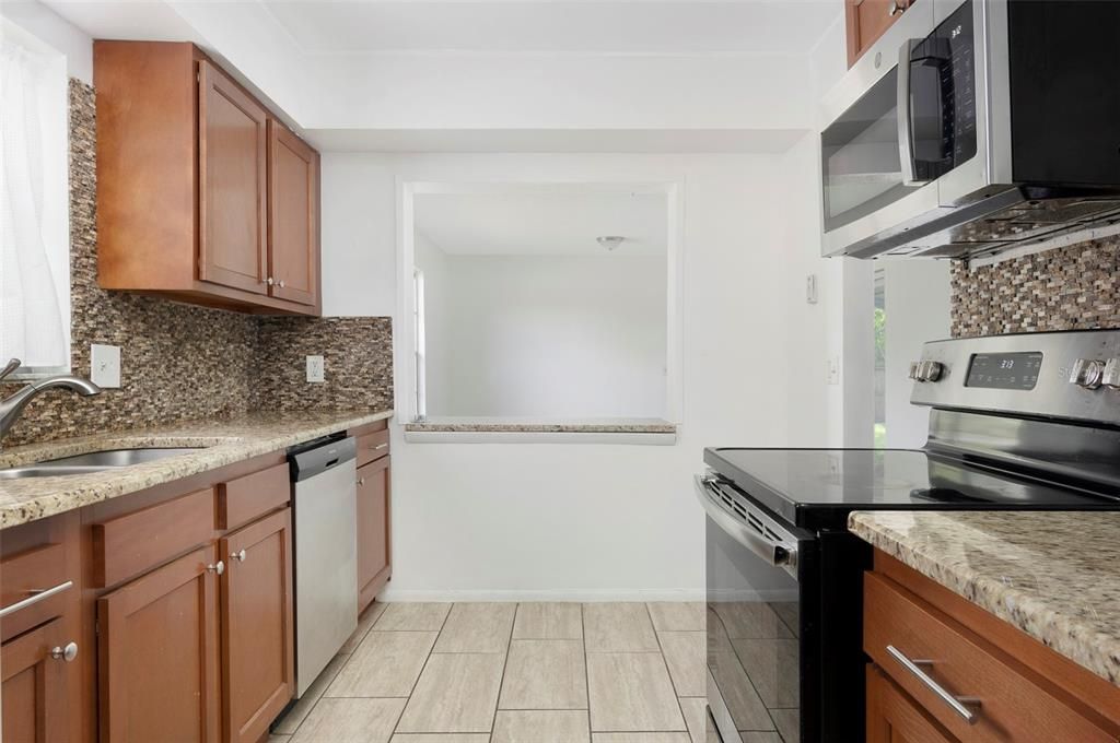 For Rent: $2,350 (3 beds, 2 baths, 1478 Square Feet)