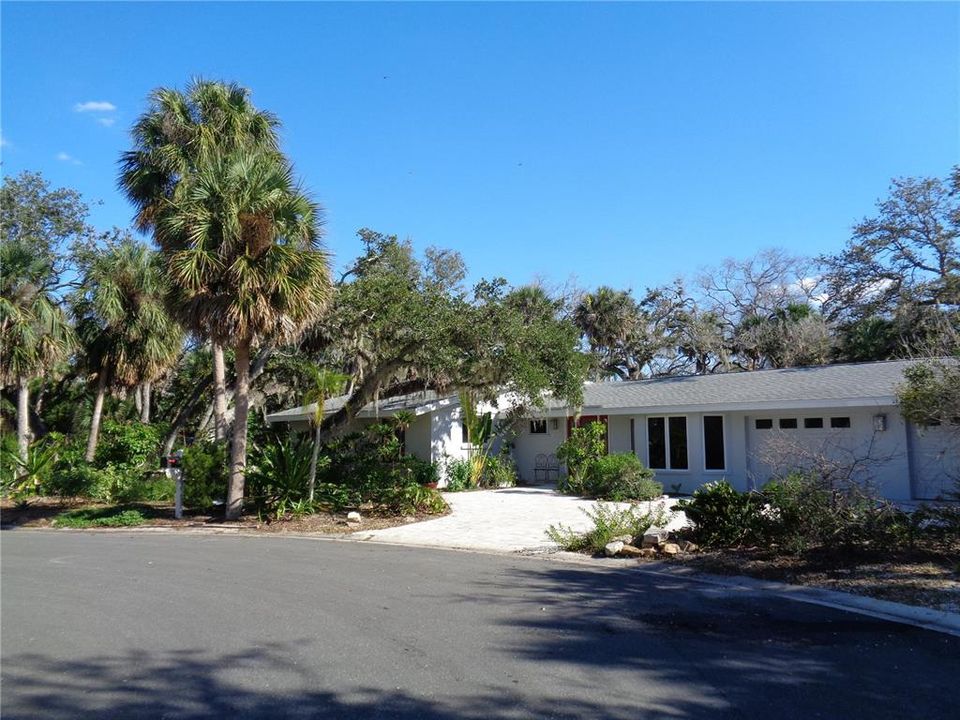 Activo con contrato: $799,000 (3 camas, 2 baños, 1831 Pies cuadrados)