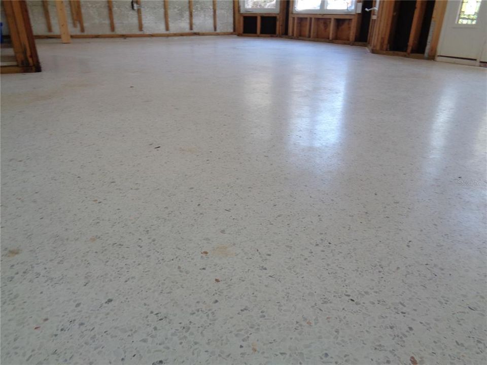 Activo con contrato: $799,000 (3 camas, 2 baños, 1831 Pies cuadrados)