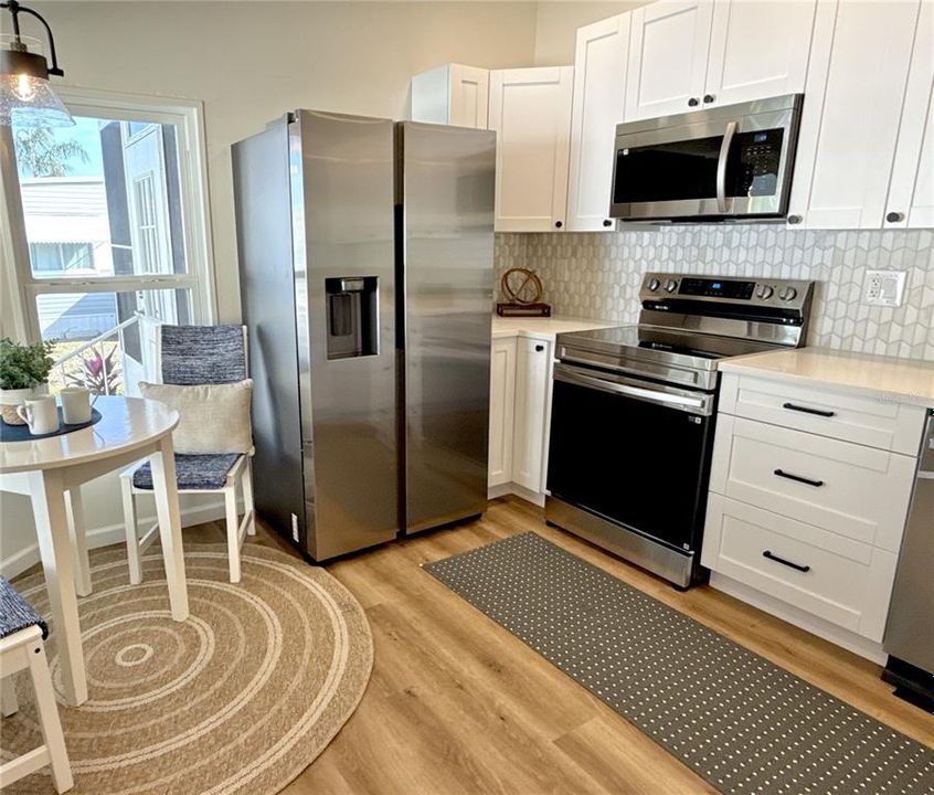 合同活跃: $245,000 (2 贝兹, 2 浴室, 1340 平方英尺)