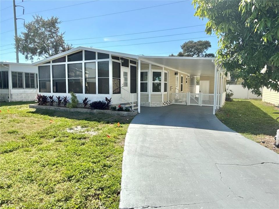 合同活跃: $245,000 (2 贝兹, 2 浴室, 1340 平方英尺)