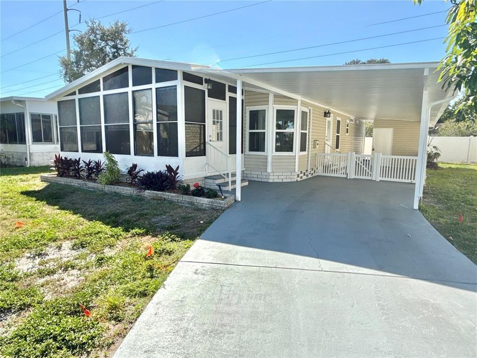 合同活跃: $245,000 (2 贝兹, 2 浴室, 1340 平方英尺)