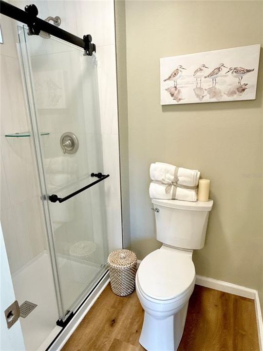 合同活跃: $245,000 (2 贝兹, 2 浴室, 1340 平方英尺)