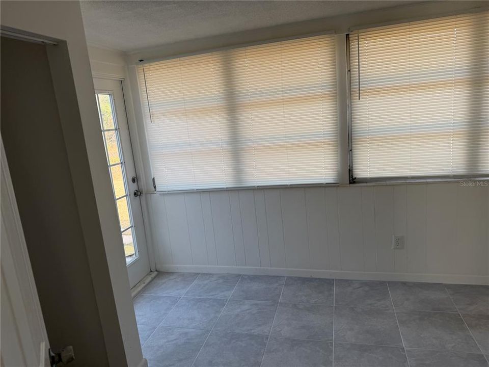 For Rent: $1,599 (3 beds, 2 baths, 1246 Square Feet)