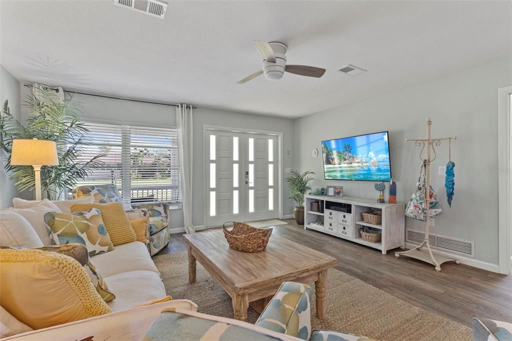 En Venta: $425,000 (2 camas, 2 baños, 1343 Pies cuadrados)