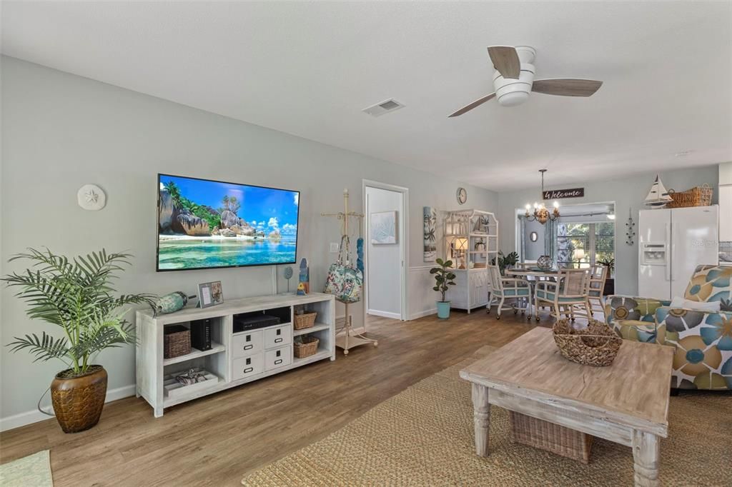 En Venta: $425,000 (2 camas, 2 baños, 1343 Pies cuadrados)