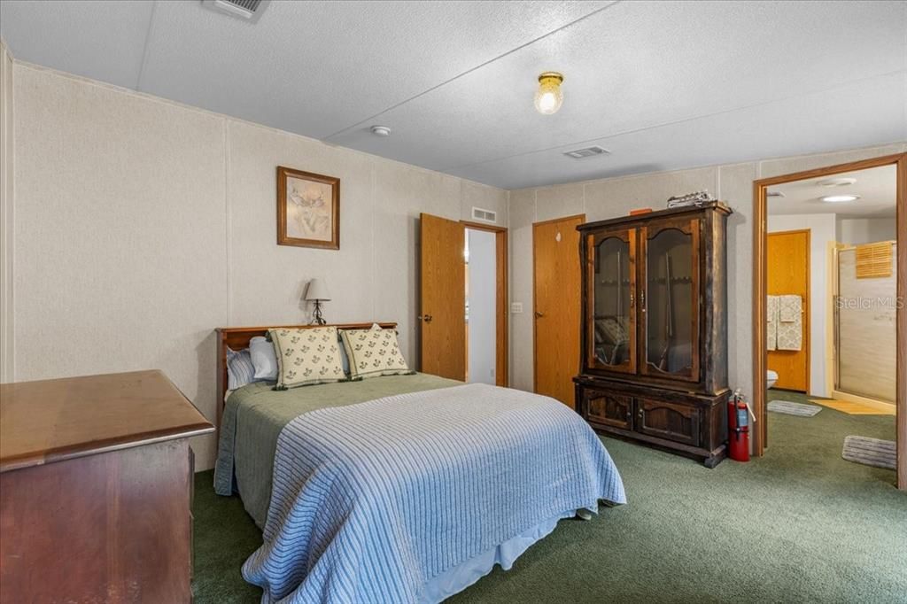 For Sale: $259,000 (3 beds, 2 baths, 1430 Square Feet)