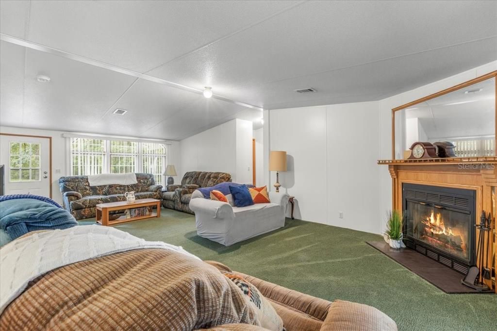 For Sale: $259,000 (3 beds, 2 baths, 1430 Square Feet)