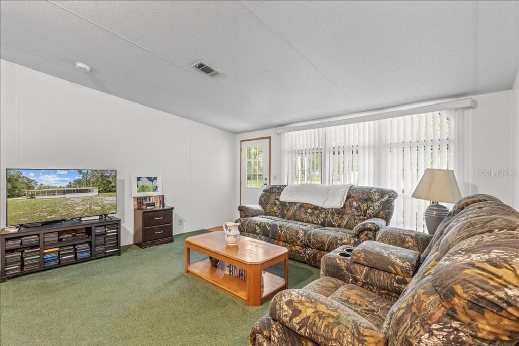 For Sale: $259,000 (3 beds, 2 baths, 1430 Square Feet)