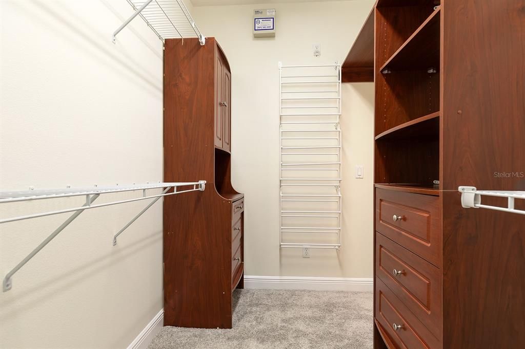 На продажу: $649,900 (4 спален, 3 ванн, 2285 Квадратных фут)