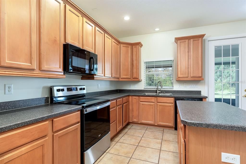 На продажу: $649,900 (4 спален, 3 ванн, 2285 Квадратных фут)