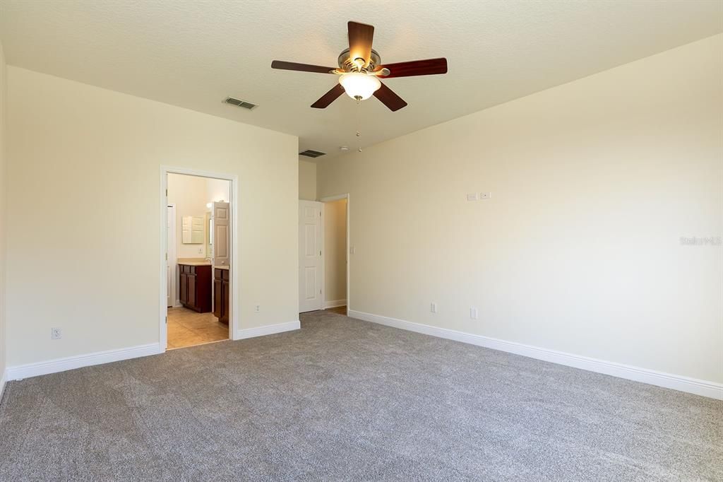 На продажу: $649,900 (4 спален, 3 ванн, 2285 Квадратных фут)