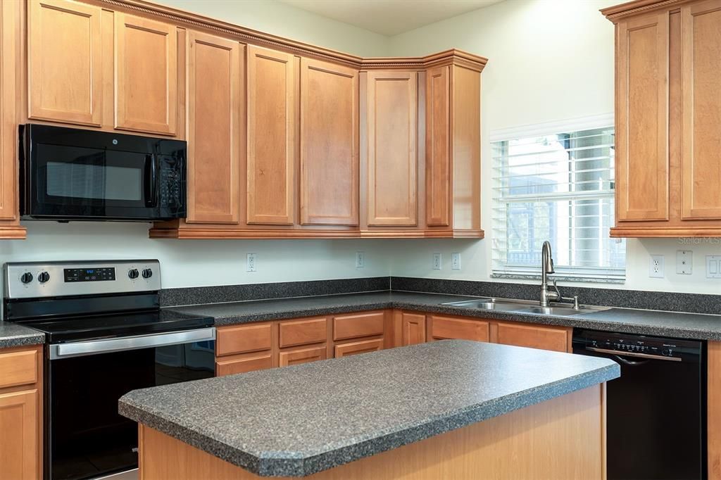 На продажу: $649,900 (4 спален, 3 ванн, 2285 Квадратных фут)