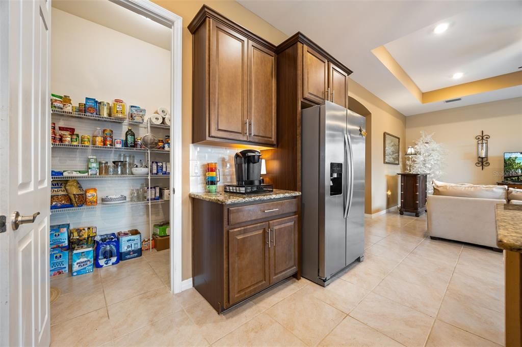 待售: $498,000 (3 贝兹, 3 浴室, 2565 平方英尺)