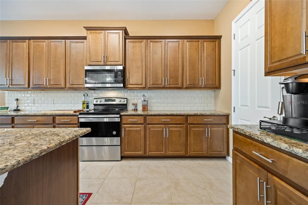 待售: $498,000 (3 贝兹, 3 浴室, 2565 平方英尺)