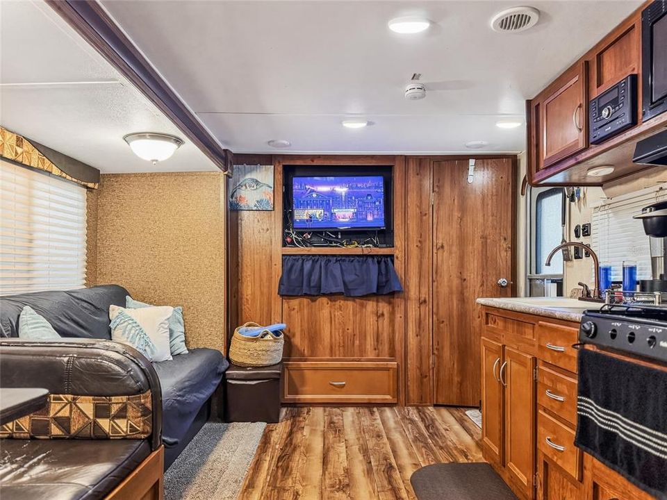 На продажу: $75,000 (0.06 acres)