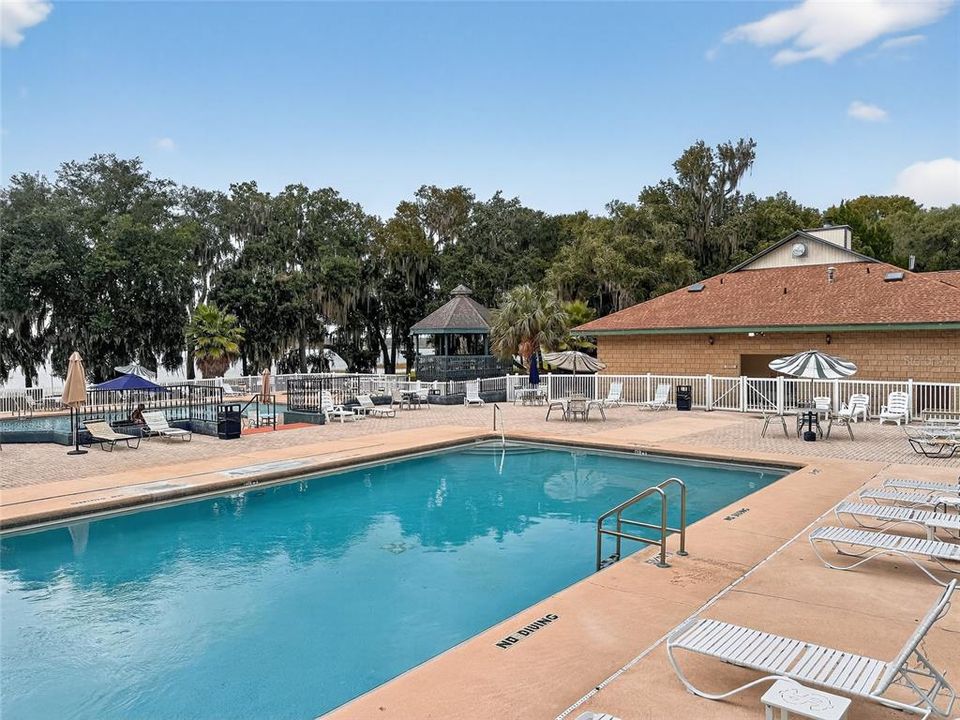 На продажу: $75,000 (0.06 acres)