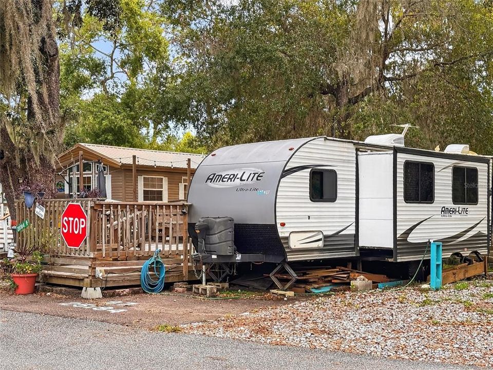 На продажу: $75,000 (0.06 acres)