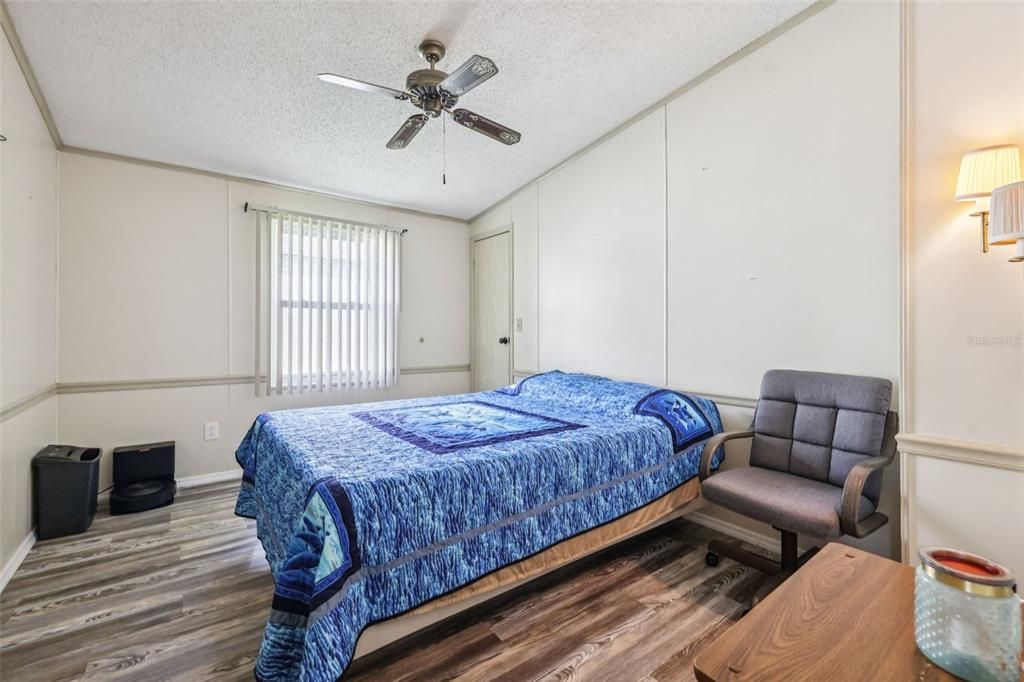 合同活跃: $200,000 (2 贝兹, 2 浴室, 1040 平方英尺)