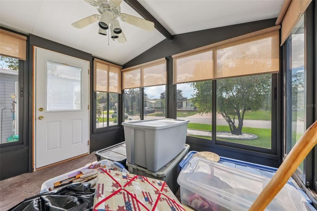 合同活跃: $200,000 (2 贝兹, 2 浴室, 1040 平方英尺)