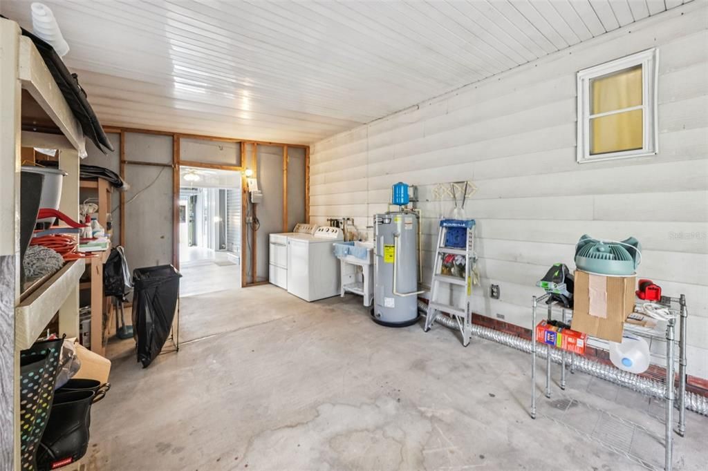 合同活跃: $200,000 (2 贝兹, 2 浴室, 1040 平方英尺)