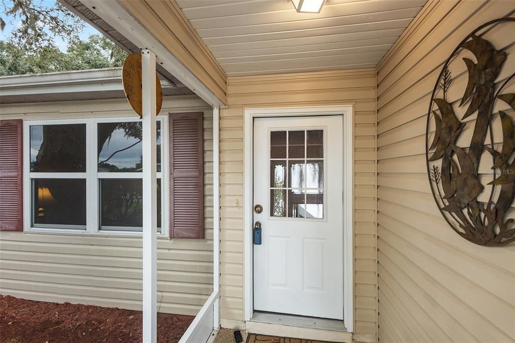 For Sale: $260,000 (2 beds, 2 baths, 1040 Square Feet)