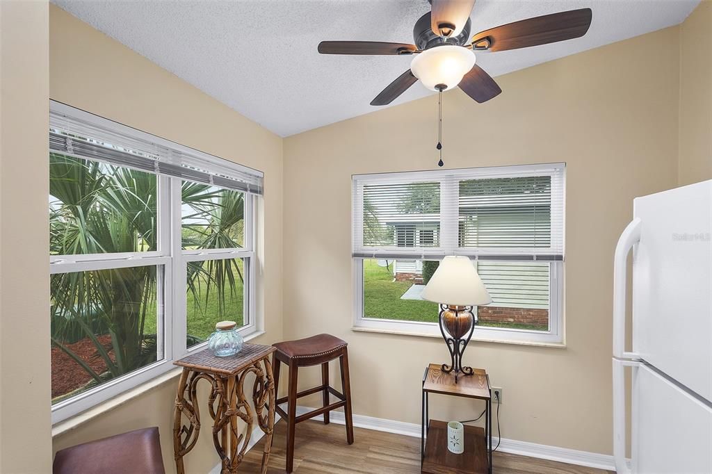 For Sale: $260,000 (2 beds, 2 baths, 1040 Square Feet)