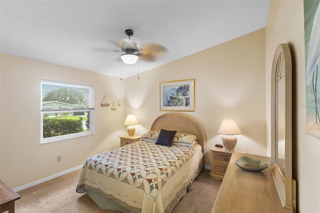 For Sale: $260,000 (2 beds, 2 baths, 1040 Square Feet)