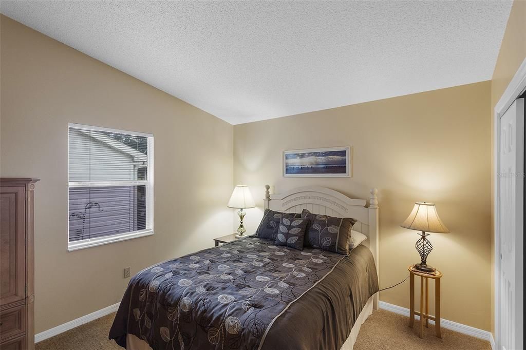 For Sale: $260,000 (2 beds, 2 baths, 1040 Square Feet)