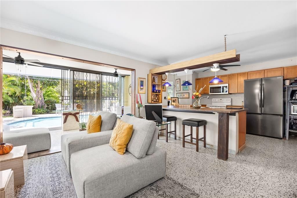 En Venta: $690,000 (4 camas, 3 baños, 0 Pies cuadrados)